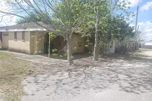 708 N Velasco St, Angleton, TX 77515 - Photo 8