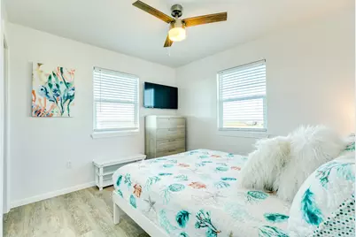 919 Blue Water Hwy, Surfside Beach, TX 77541 - Photo 24