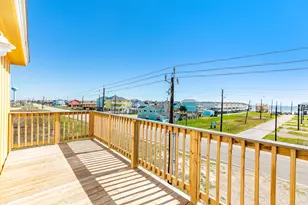 919 Bluewater Hwy, Surfside Beach, TX 77541 - Photo 6