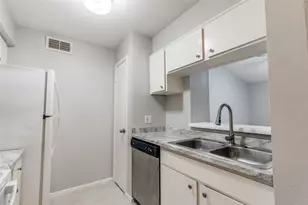 3300 Pebblebrook Dr, Seabrook, TX 77586 - Photo 6