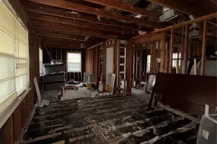 415 Surratt Dr, Houston, TX 77091 - Photo 10