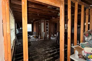 415 Surratt Dr, Houston, TX 77091 - Photo 8