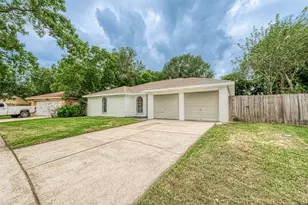 3814 Maplewood Dr, La Porte, TX 77571 - Photo 2