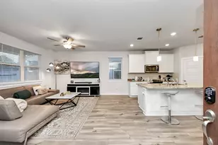 8207 Rising Stream Dr, Houston, TX 77063 - Photo 2