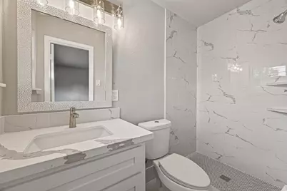 9623 Meadowglen Lane, Houston, TX 77063 - Photo 26