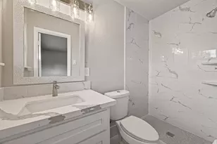 9623 Meadowglen Ln, Houston, TX 77063 - Photo 26