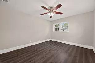 9623 Meadowglen Ln, Houston, TX 77063 - Photo 22