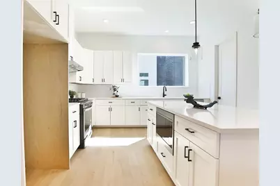 1016 W 15th 1/2 Street #B, Houston, TX 77008 - Photo 12