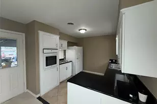 7306 Troulon Dr, Houston, TX 77074 - Photo 6