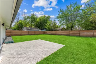 1845 Huge Oaks St, Houston, TX 77055 - Photo 24
