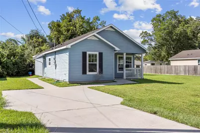 2027 Rosalee Street, La Marque, TX 77568 - Photo 2