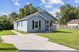 2027 Rosalee St, La Marque, TX 77568 - Photo 2