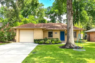 2322 Poinciana Dr, Houston, TX 77018 - Photo 1