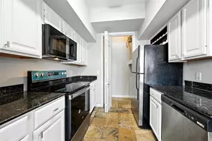 7575 Kirby Dr, Houston, TX 77030 - Photo 22