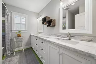 729 Sue Barnett Dr, Houston, TX 77018 - Photo 32