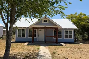 310 E Main Ave, Karnes City, TX 78118 - Photo 2