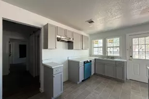 310 E Main Ave, Karnes City, TX 78118 - Photo 6