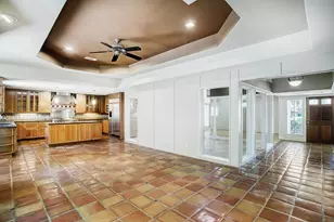 12118 Tara Dr, Bunker Hill Village, TX 77024 - Photo 4