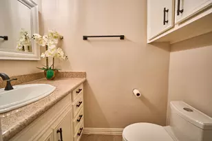 10818 Briar Forest Dr, Houston, TX 77042 - Photo 16