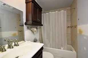 911 Wynnwood Ln, Houston, TX 77008 - Photo 14