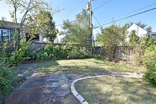 911 Wynnwood Ln, Houston, TX 77008 - Photo 22