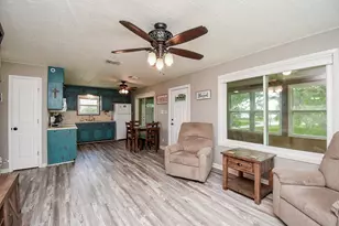 225 Swallow Dr, Palacios, TX 77465 - Photo 22