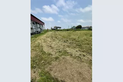1218 W Canal, Crystal Beach, TX 77650 - Photo 2