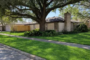 15826 Stonehaven Dr, Houston, TX 77059 - Photo 2