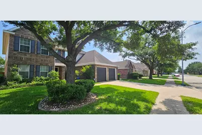 930 Sage Street, Baytown, TX 77521 - Photo 4