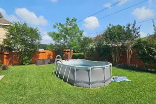 930 Sage St, Baytown, TX 77521 - Photo 20