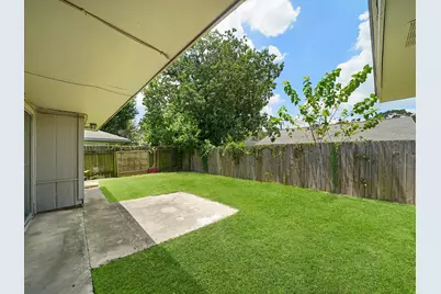 8743 Yvonne Drive, Houston, TX 77044 - Photo 28