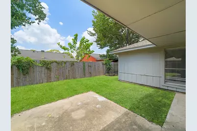 8743 Yvonne Drive, Houston, TX 77044 - Photo 28