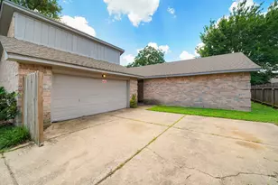 8743 Yvonne Dr, Houston, TX 77044 - Photo 2