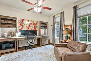 249 E 27th St, Houston, TX 77008 - Photo 6