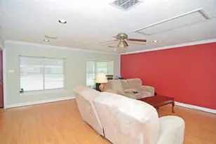 2719 Sweetgum St, Pasadena, TX 77502 - Photo 2