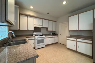 13110 S Bellaire Estates Dr, Houston, TX 77072 - Photo 12
