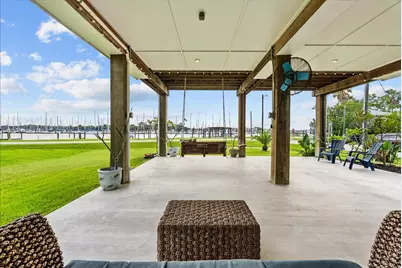 403 W Shore Drive, Clear Lake Shores, TX 77565 - Photo 12