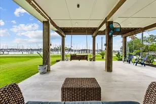 403 W Shore Dr, Clear Lake Shores, TX 77565 - Photo 12