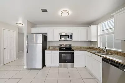 4930 S Cancun Drive, Houston, TX 77045 - Photo 8