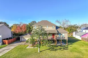 212 Oakdale St, Shoreacres, TX 77571 - Photo 2