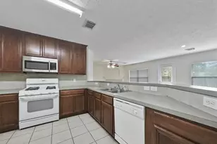427 Northvalley Dr, Houston, TX 77073 - Photo 10