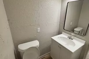 211 W South St, Alvin, TX 77511 - Photo 6