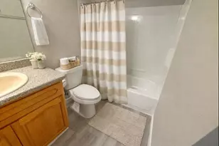 3085 Walnut Bend Ln, Houston, TX 77042 - Photo 6