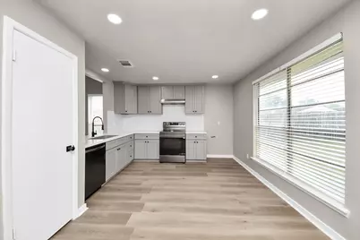 7023 Maczali Drive, Houston, TX 77489 - Photo 12