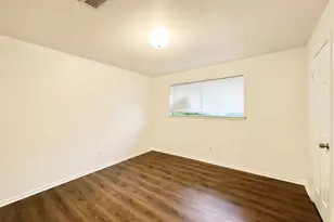 9811 Mango St, Houston, TX 77075 - Photo 10