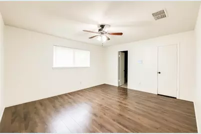 9811 Mango Street, Houston, TX 77075 - Photo 8