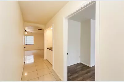 9811 Mango Street, Houston, TX 77075 - Photo 2