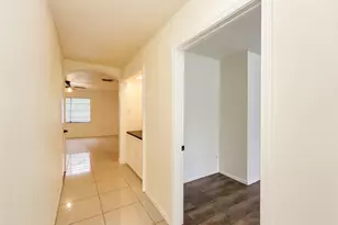 9811 Mango St, Houston, TX 77075 - Photo 2