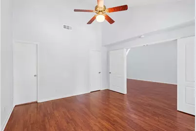 196 April Point Drive N, Conroe, TX 77356 - Photo 14