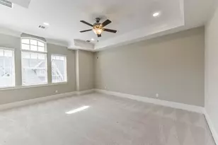 11002 Ayrshire Park Ln, Houston, TX 77043 - Photo 32